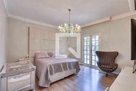 Casa à venda com 5 quartos, 200m² em Santo Amaro, São Paulo