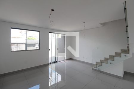 Sala de casa à venda com 3 quartos, 152m² em Santa Amelia, Belo Horizonte