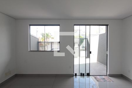 Sala de casa à venda com 3 quartos, 152m² em Santa Amelia, Belo Horizonte