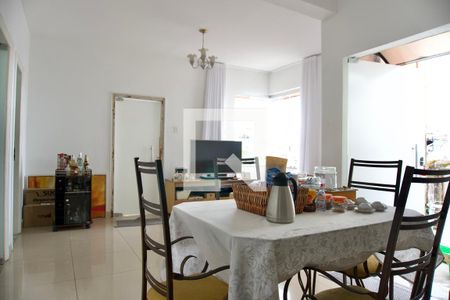 Casa à venda com 2 quartos, 351m² em Santa Tereza, Belo Horizonte