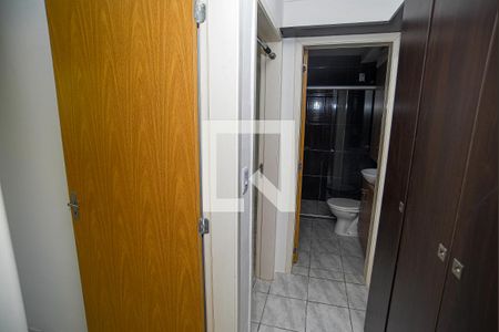 Corredor de apartamento para alugar com 2 quartos, 38m² em Lomba do Pinheiro, Viamão