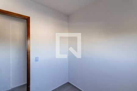 Quarto 1 de apartamento para alugar com 2 quartos, 38m² em Vila Santa Teresa, São Paulo