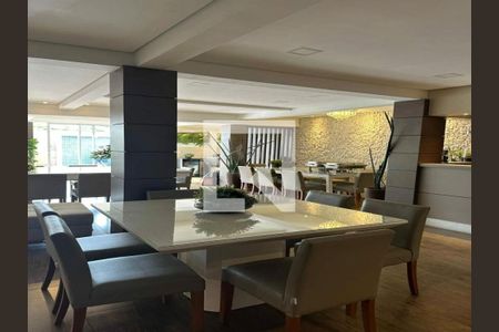Casa à venda com 3 quartos, 240m² em Bosque da Saúde, São Paulo