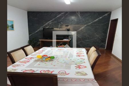 Casa à venda com 3 quartos, 200m² em Jardim Luanda, São Paulo