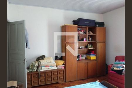 Casa à venda com 6 quartos, 243m² em Vila Ipojuca, São Paulo