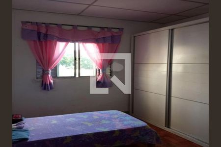 Casa à venda com 6 quartos, 243m² em Vila Ipojuca, São Paulo