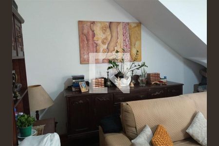 Casa à venda com 6 quartos, 243m² em Vila Ipojuca, São Paulo