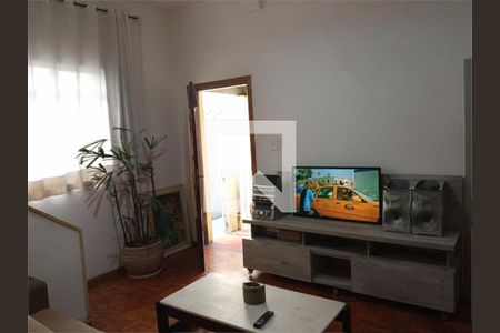 Casa à venda com 6 quartos, 243m² em Vila Ipojuca, São Paulo