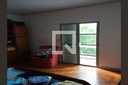 Casa à venda com 6 quartos, 243m² em Vila Ipojuca, São Paulo