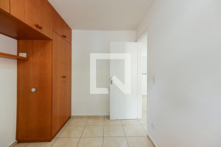 Quarto 1 de apartamento para alugar com 2 quartos, 52m² em Cidade dos Bandeirantes, São Paulo