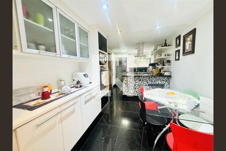 Casa de Condomínio à venda com 4 quartos, 238m² em Jardim dos Estados, São Paulo