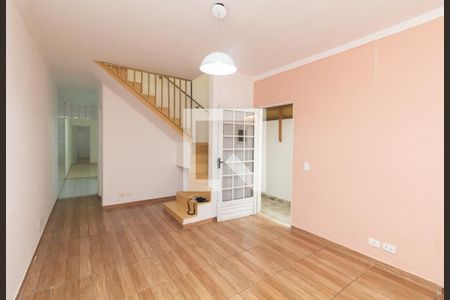 Sala de casa para alugar com 5 quartos, 250m² em Vila Nova Curuca, São Paulo