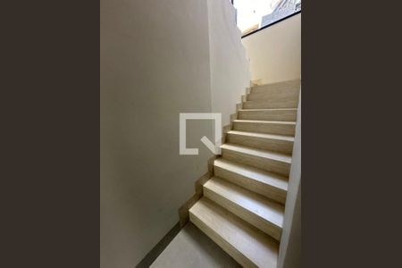 Casa de Condomínio para alugar com 5 quartos, 253m² em Nova Uberlândia, Uberlândia