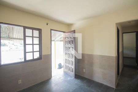 Sala de casa para alugar com 2 quartos, 70m² em Tenente Jardim, São Gonçalo
