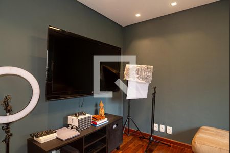 Sala de TV de apartamento à venda com 2 quartos, 139m² em Jardim Paulista, São Paulo