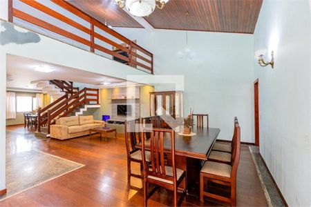 Casa à venda com 4 quartos, 276m² em Vila Anhanguera, São Paulo