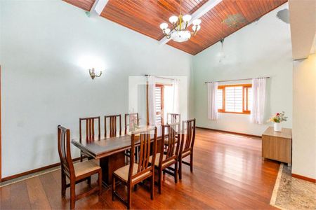 Casa à venda com 4 quartos, 276m² em Vila Anhanguera, São Paulo