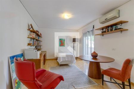 Casa à venda com 4 quartos, 900m² em Santo Amaro, São Paulo