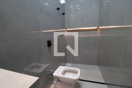 Banheiro do Quarto 1 de casa para alugar com 3 quartos, 215m² em Cidade Jardim, Uberlândia