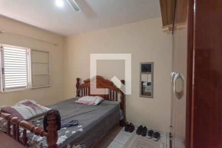 Quarto 2 de casa à venda com 2 quartos, 413m² em Jardim São Vicente, Campinas