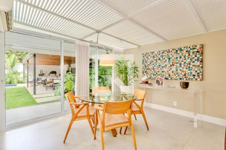 Casa de Condomínio à venda com 4 quartos, 350m² em Alto de Pinheiros, São Paulo