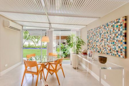 Casa de Condomínio à venda com 4 quartos, 350m² em Alto de Pinheiros, São Paulo