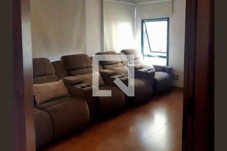 Casa à venda com 4 quartos, 447m² em Vila Paiva, São Paulo