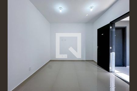 Apartamento à venda com 2 quartos, 40m² em São Lucas, São Paulo