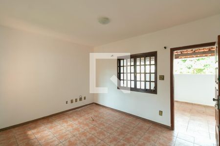 Casa para alugar com 3 quartos, 90m² em Alípio de Melo, Belo Horizonte
