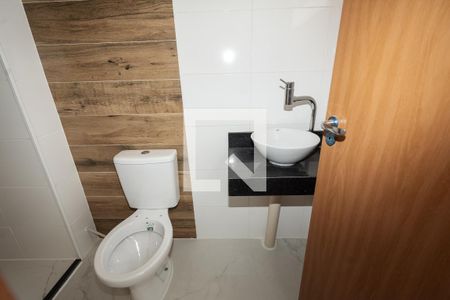 Banheiro da Suíte de apartamento à venda com 2 quartos, 53m² em Jardim Itu, Porto Alegre