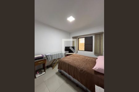 Casa 1 - Quarto 2 de casa para alugar com 5 quartos, 300m² em Jardim Patente, São Paulo