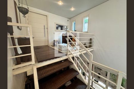 Entrada  de casa para alugar com 5 quartos, 700m² em Vila Inah, São Paulo