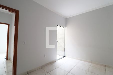 Quarto 1 de casa para alugar com 2 quartos, 75m² em Jardim Canaã, Uberlândia