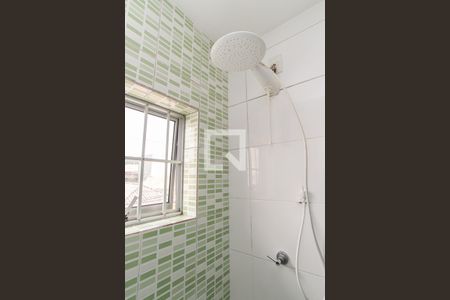 Banheiro da Suíte de casa para alugar com 2 quartos, 100m² em Vila Mazzei, São Paulo