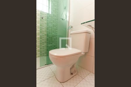 Banheiro da Suíte de casa para alugar com 2 quartos, 100m² em Vila Mazzei, São Paulo