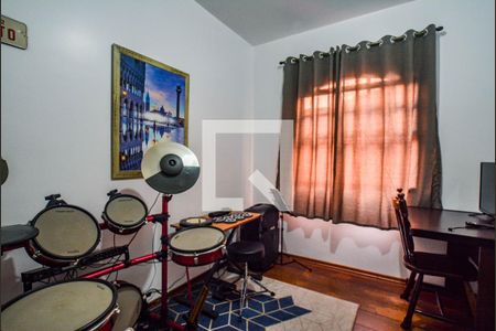 Quarto 2 de casa à venda com 5 quartos, 330m² em Cata Preta, Santo André