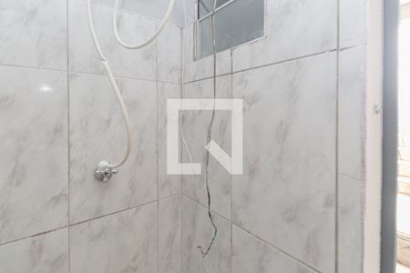 Banheiro de casa para alugar com 1 quarto, 23m² em Parque Ramos Freitas, São Paulo