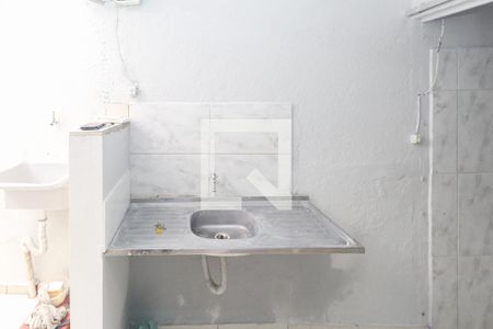 Cozinha de casa para alugar com 1 quarto, 23m² em Parque Ramos Freitas, São Paulo