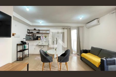 Kitnet de kitnet/studio para alugar com 0 quarto, 33m² em Santo Cristo, Rio de Janeiro