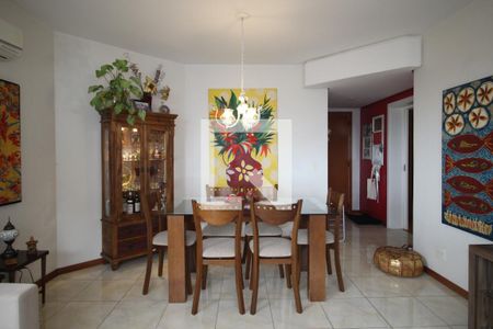 Sala de apartamento à venda com 3 quartos, 88m² em Petrópolis, Porto Alegre