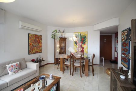 Sala de apartamento à venda com 3 quartos, 88m² em Petrópolis, Porto Alegre