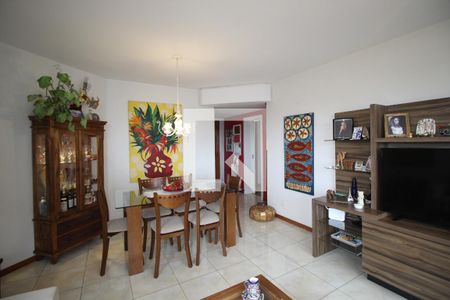 Sala de apartamento à venda com 3 quartos, 88m² em Petrópolis, Porto Alegre