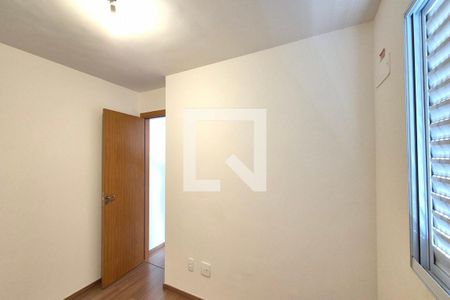 Quarto 2  de apartamento para alugar com 2 quartos, 45m² em Vila Satúrnia, Campinas