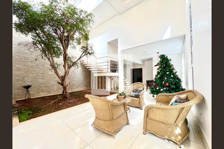 Hall de entrada de casa à venda com 6 quartos, 600m² em São Luiz, Belo Horizonte