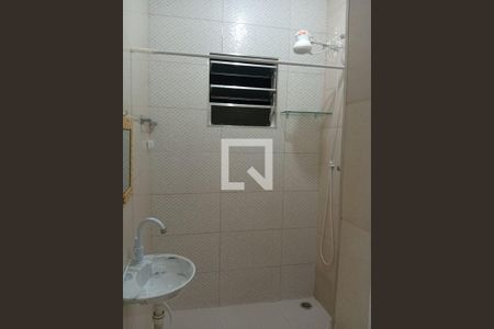 Banheiro de kitnet/studio para alugar com 1 quarto, 38m² em Jardim Santana (Vicente de Carvalho), Guarujá