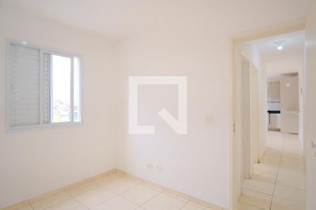 Quarto 2 de apartamento para alugar com 2 quartos, 40m² em Vila Esperança, São Paulo