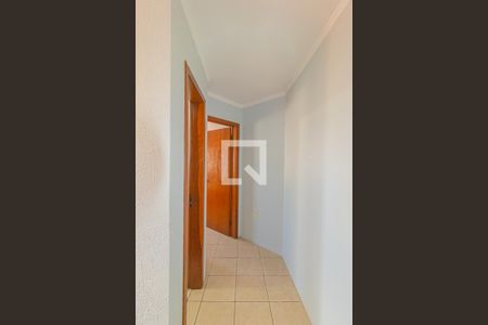 Corredor de apartamento para alugar com 1 quarto, 56m² em São José, Canoas