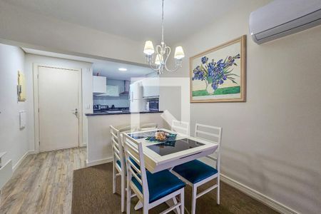 Apartamento para alugar com 3 quartos, 117m² em Jardim Asturias, Guarujá