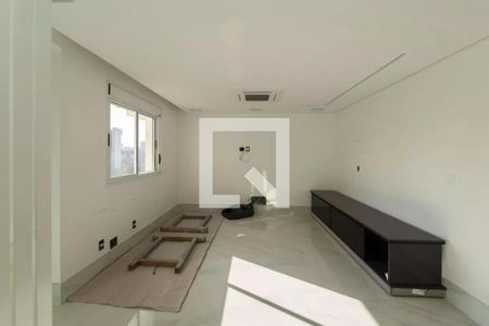 Sala com móveis desmontados, iluminação natural, piso de porcelanato e iluminação natural. de apartamento à venda com 4 quartos, 205m² em Vila Gertrudes, São Paulo