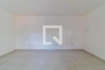 Espaço vázio com piso de porcelanato e parede branca, sem mobiliário ou decoração. de apartamento à venda com 3 quartos, 160m² em Vila Metalúrgica, Santo André